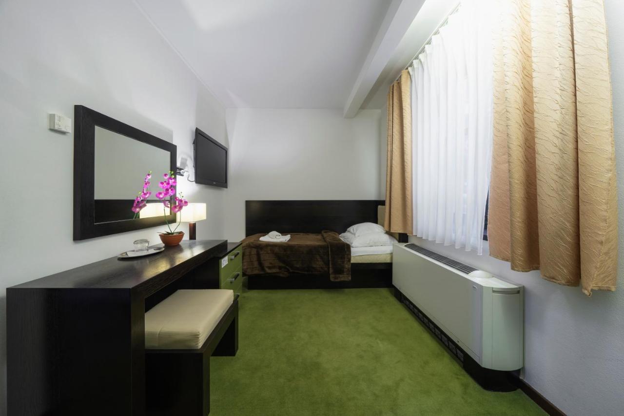 Hotel Astory Plzeň Buitenkant foto