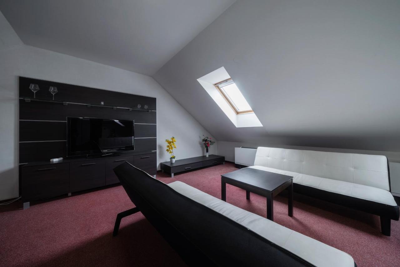 Hotel Astory Plzeň Buitenkant foto