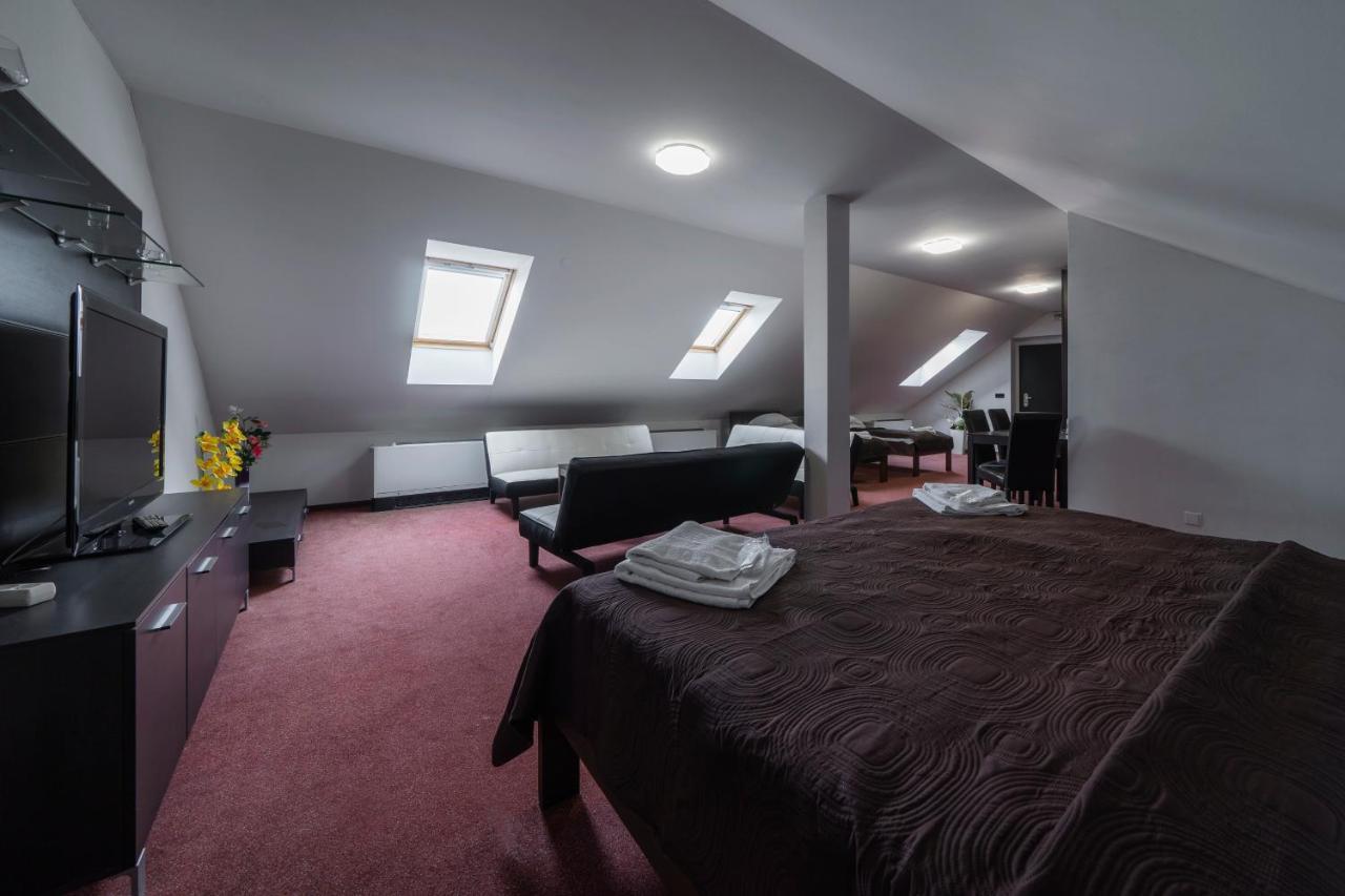 Hotel Astory Plzeň Buitenkant foto