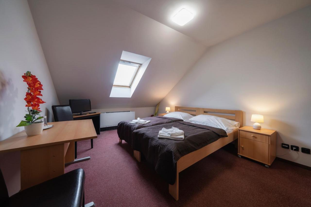 Hotel Astory Plzeň Buitenkant foto
