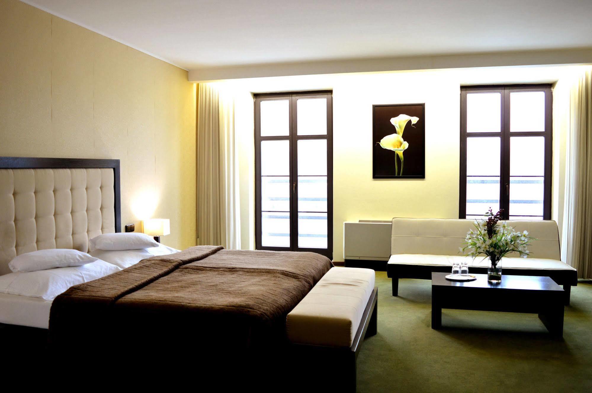 Hotel Astory Plzeň Buitenkant foto